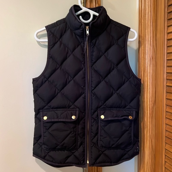 J. Crew Jackets & Blazers - J crew women’s puffer vest